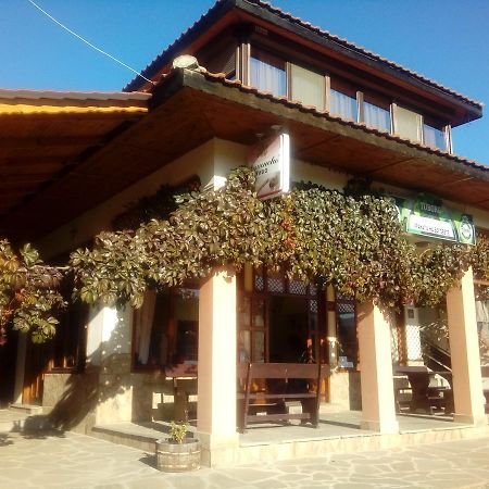 Guest House Ambrozia Kotel Exteriör bild
