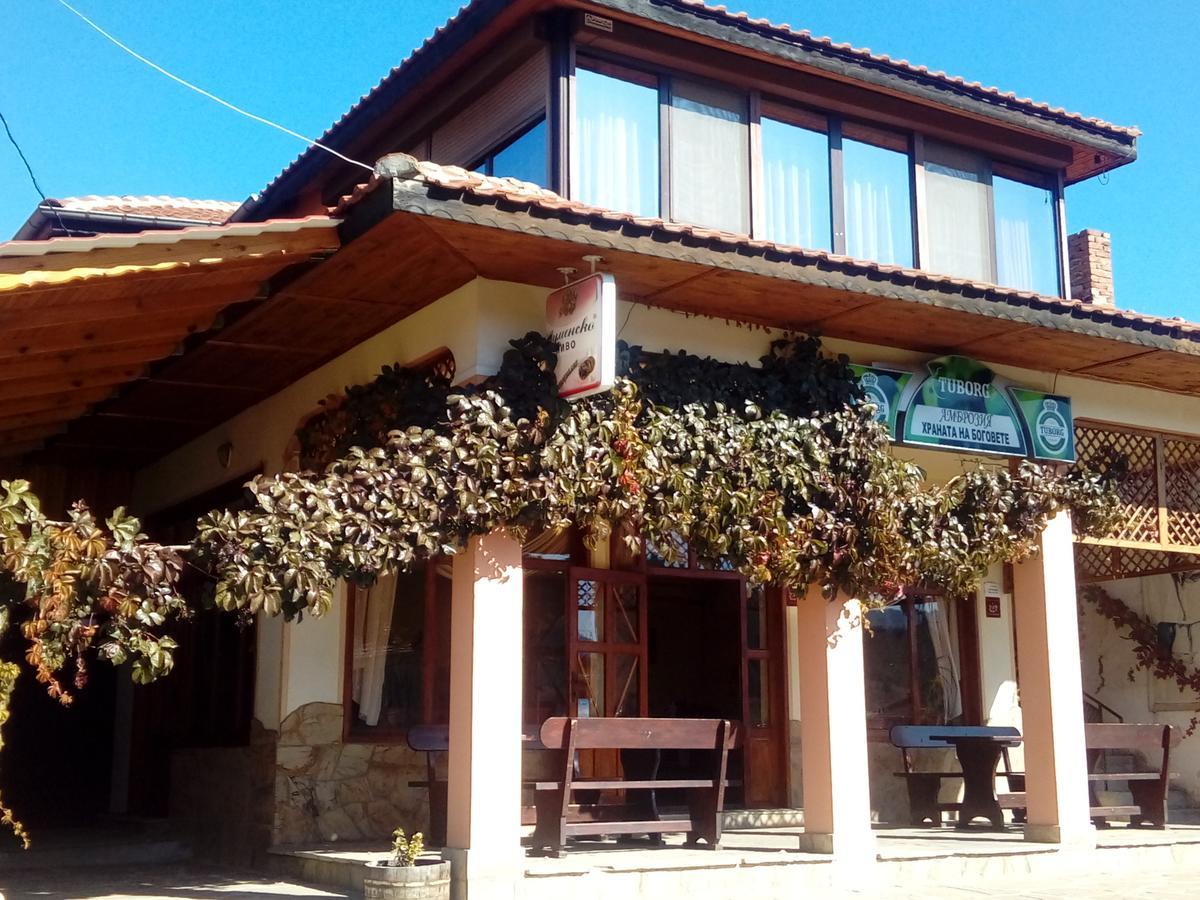 Guest House Ambrozia Kotel Exteriör bild